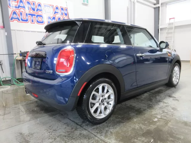 2017 MINI COOPER