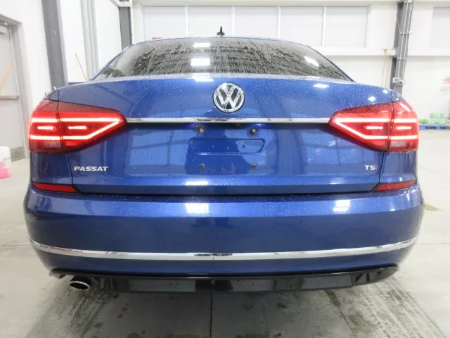 2017 VOLKSWAGEN PASSAT