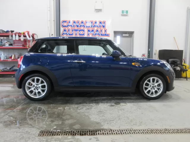 2017 MINI COOPER