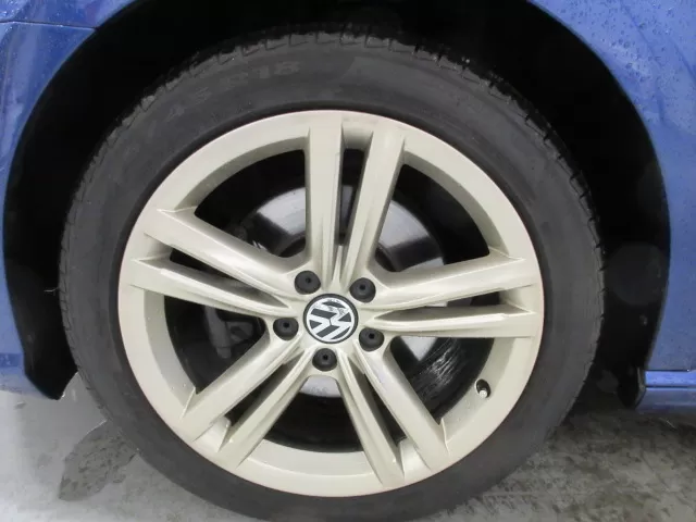 2017 VOLKSWAGEN PASSAT
