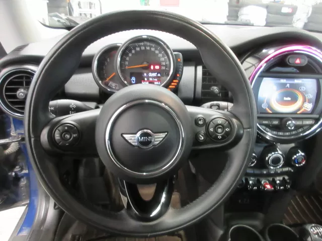 2017 MINI COOPER