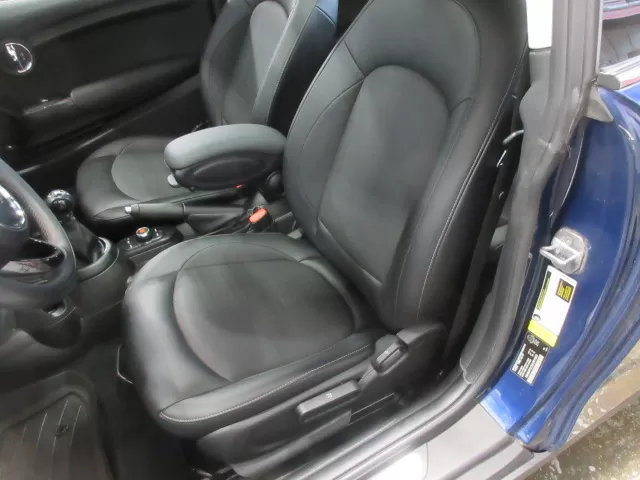 2017 MINI COOPER