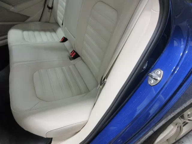 2017 VOLKSWAGEN PASSAT