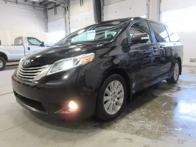 2015 TOYOTA SIENNA