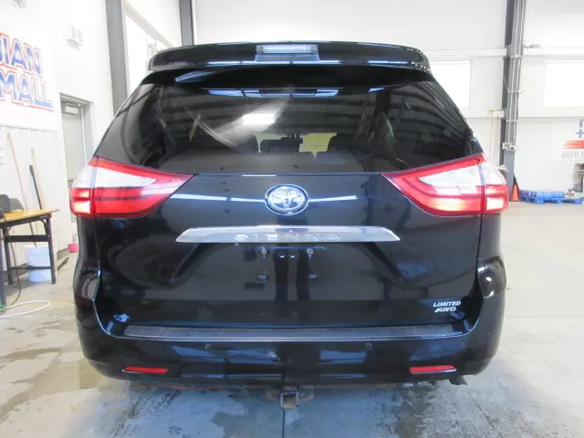 2015 TOYOTA SIENNA