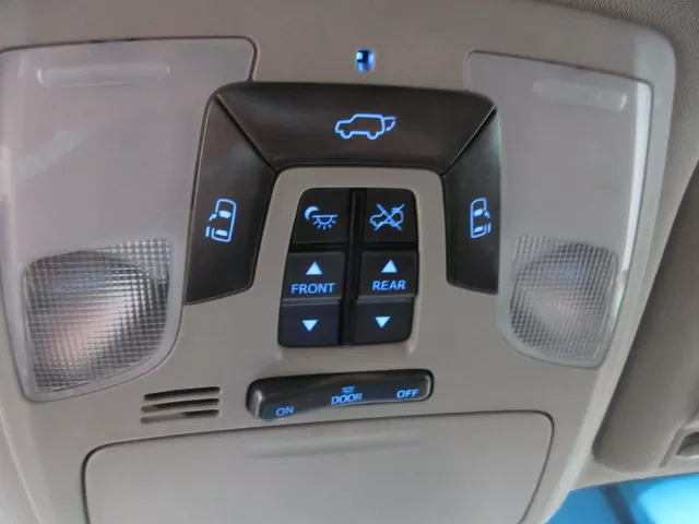 2015 TOYOTA SIENNA