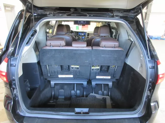2015 TOYOTA SIENNA