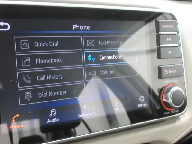 2022 NISSAN VERSA SV