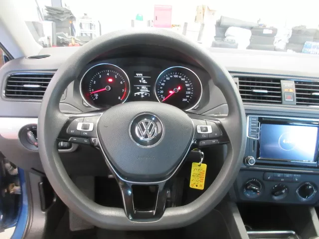 2017 VOLKSWAGEN JETTA