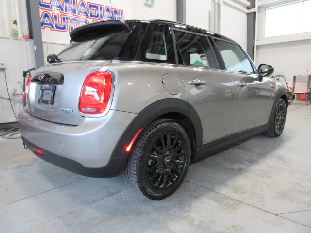 2018 MINI 5 DOOR COOPER