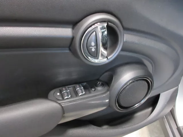 2018 MINI 5 DOOR COOPER