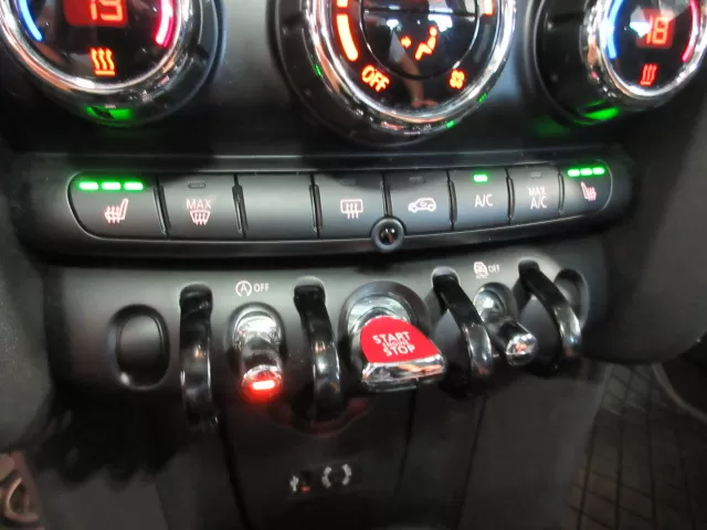 2018 MINI 5 DOOR COOPER