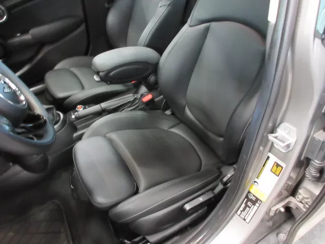 2018 MINI 5 DOOR COOPER