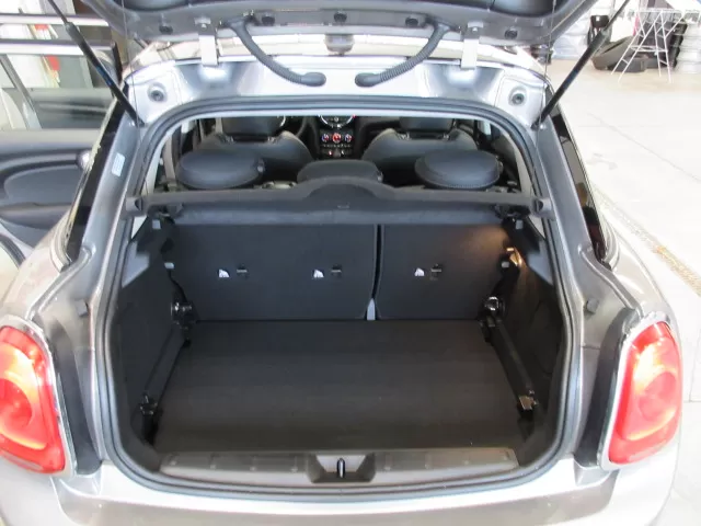 2018 MINI 5 DOOR COOPER