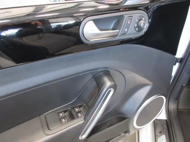 2019 VOLKSWAGEN BEETLE CONVERTIBLE