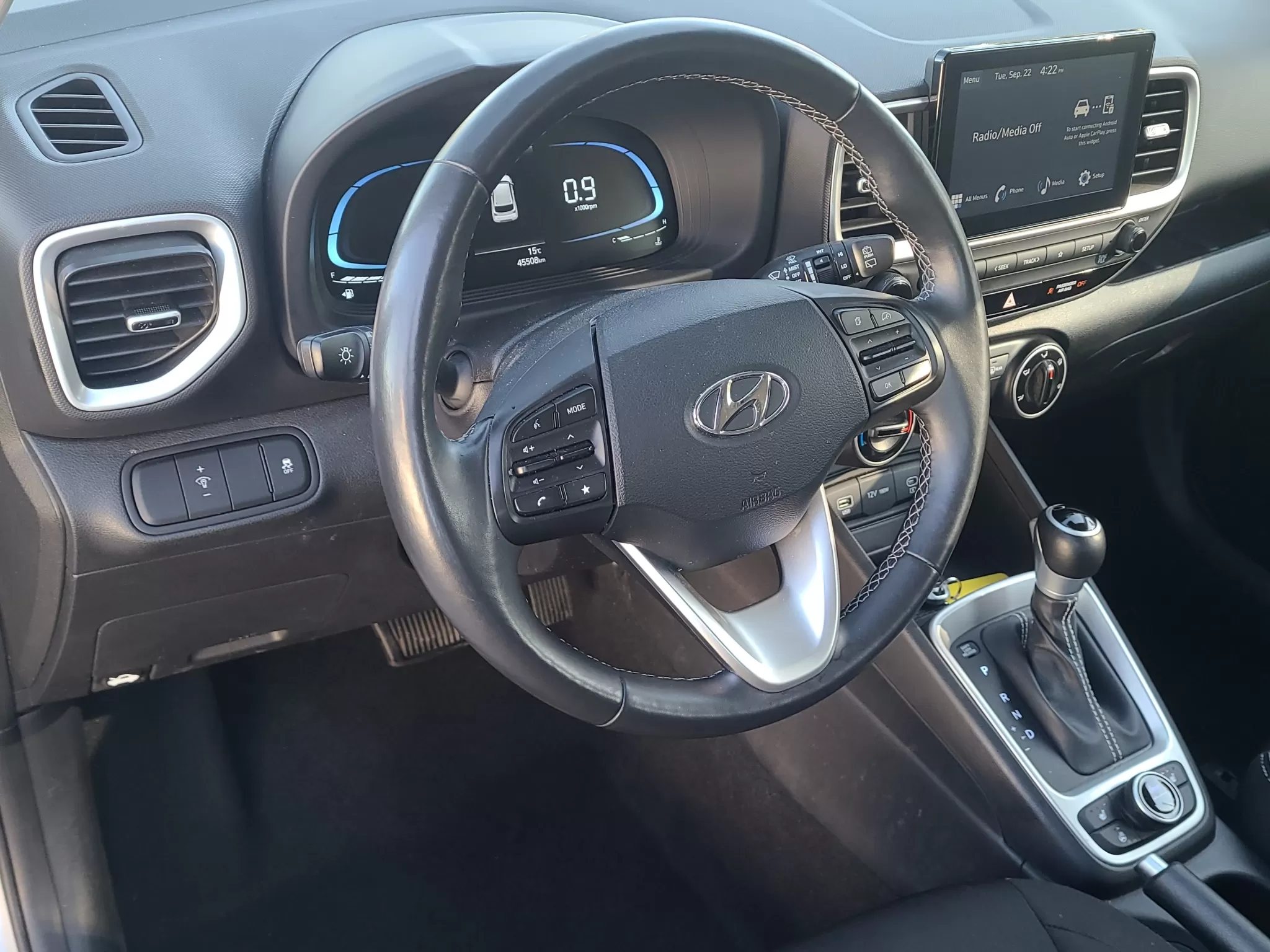 2025 HYUNDAI VENUE