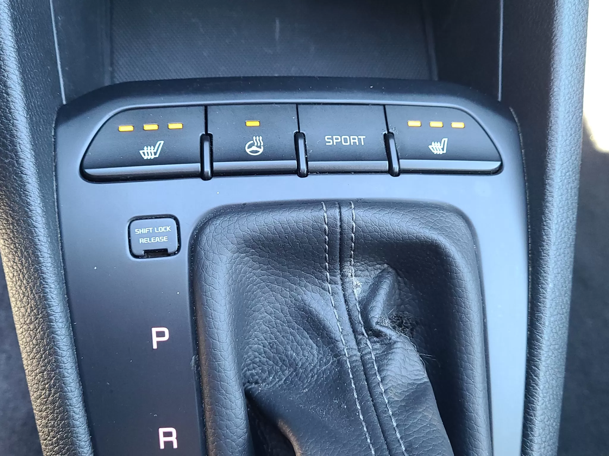 2021 KIA RIO HATCHBACK