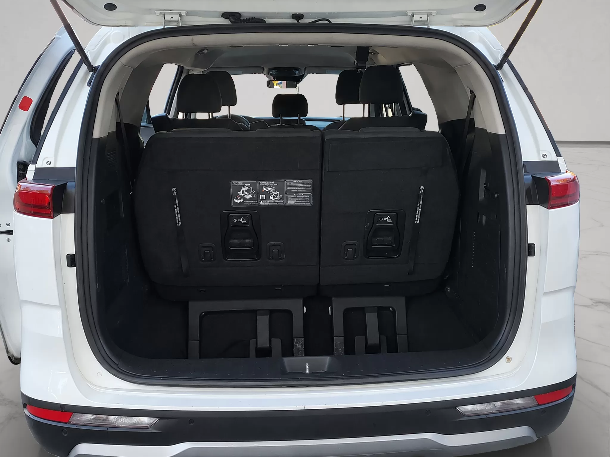 2024 KIA CARNIVAL